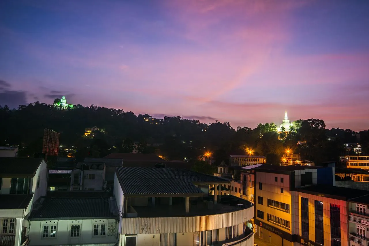 **  Ceyloni City Hotel Kandy Sri Lanka